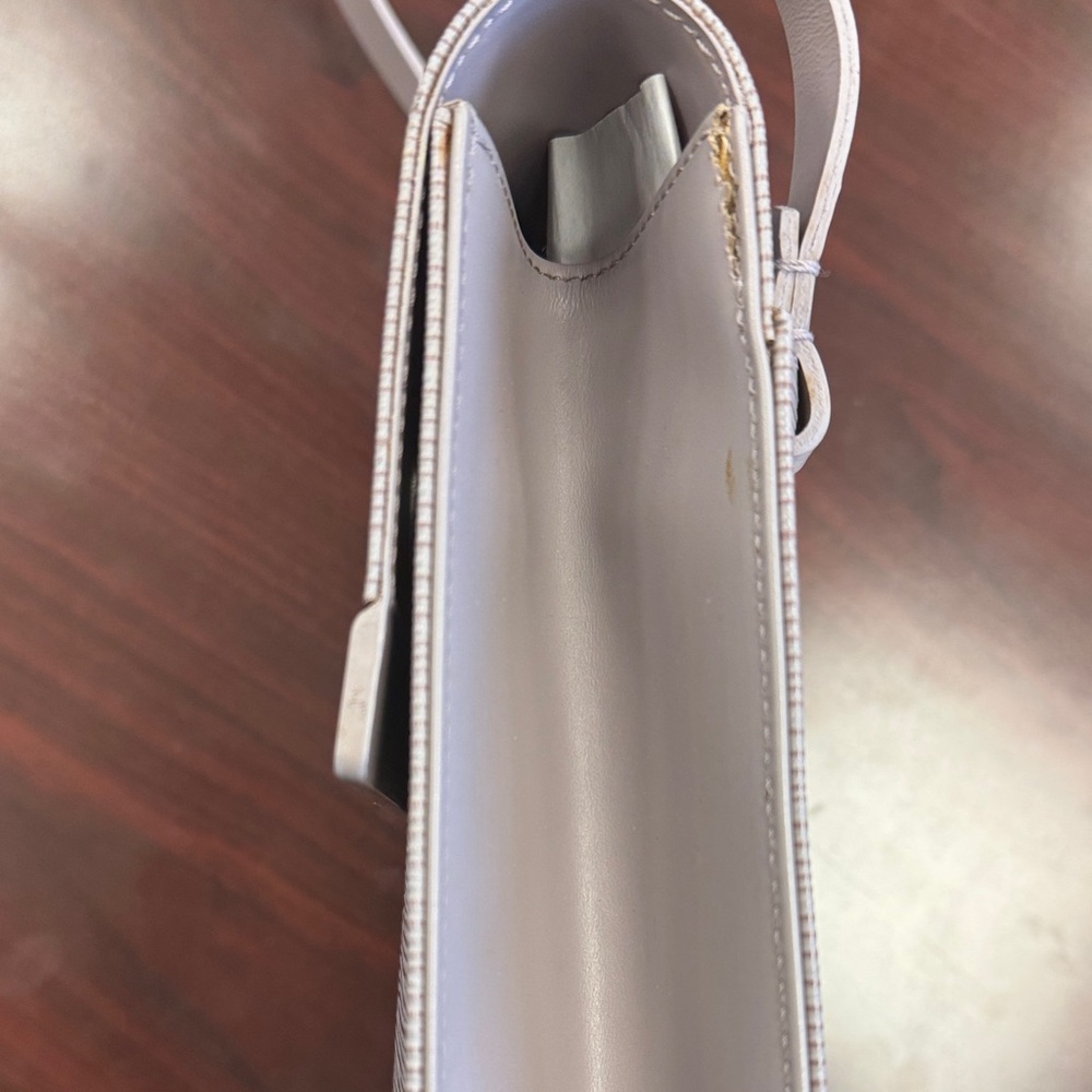 Louis Vuitton Epi Leather Ramatuelle Vintage Lilac Messenger Bag. - Picture 3 of 16